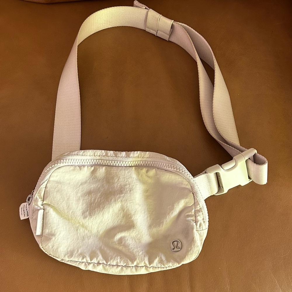 Lululemon Athletica Cream Crossbody Bag with Adjustable Straps